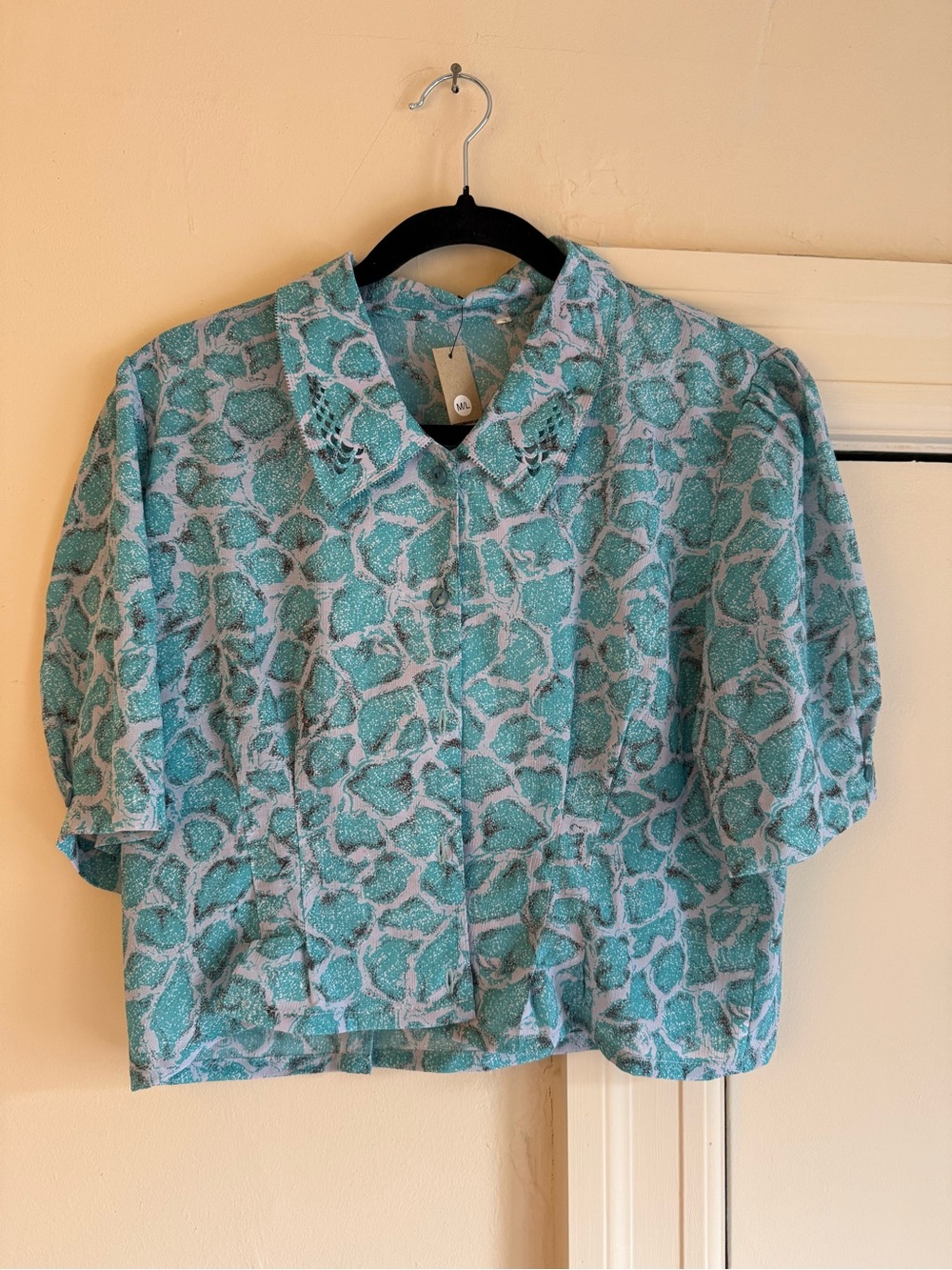 Vintage Patterned Cropped Short-Sleeve Button Front Blouse